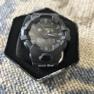 G-Shock GA-700UC BLACK WATCH WITH Hess and tbells emble